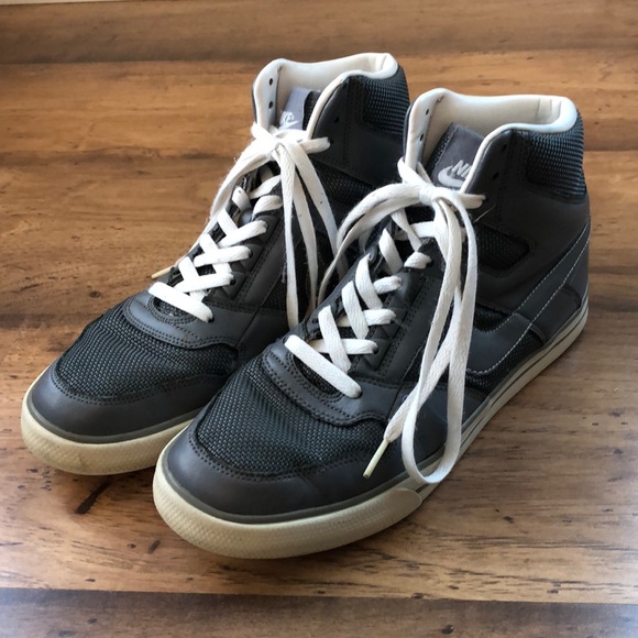 Nike Delta Force retro high rise athletic shoe - Picture 2 of 11